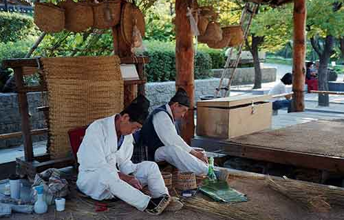 繁华首尔中的传统文化——南山谷韩屋村