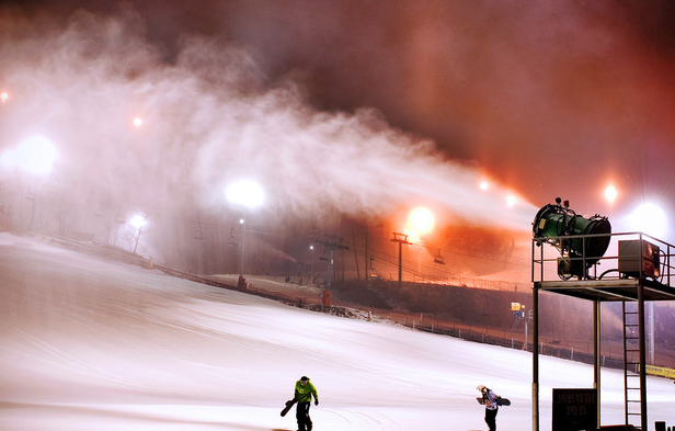 冬季首尔旅游好去处，滑雪乐翻天