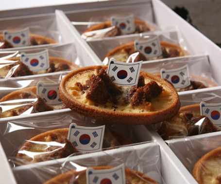 韩国面包师自创“独岛面包”