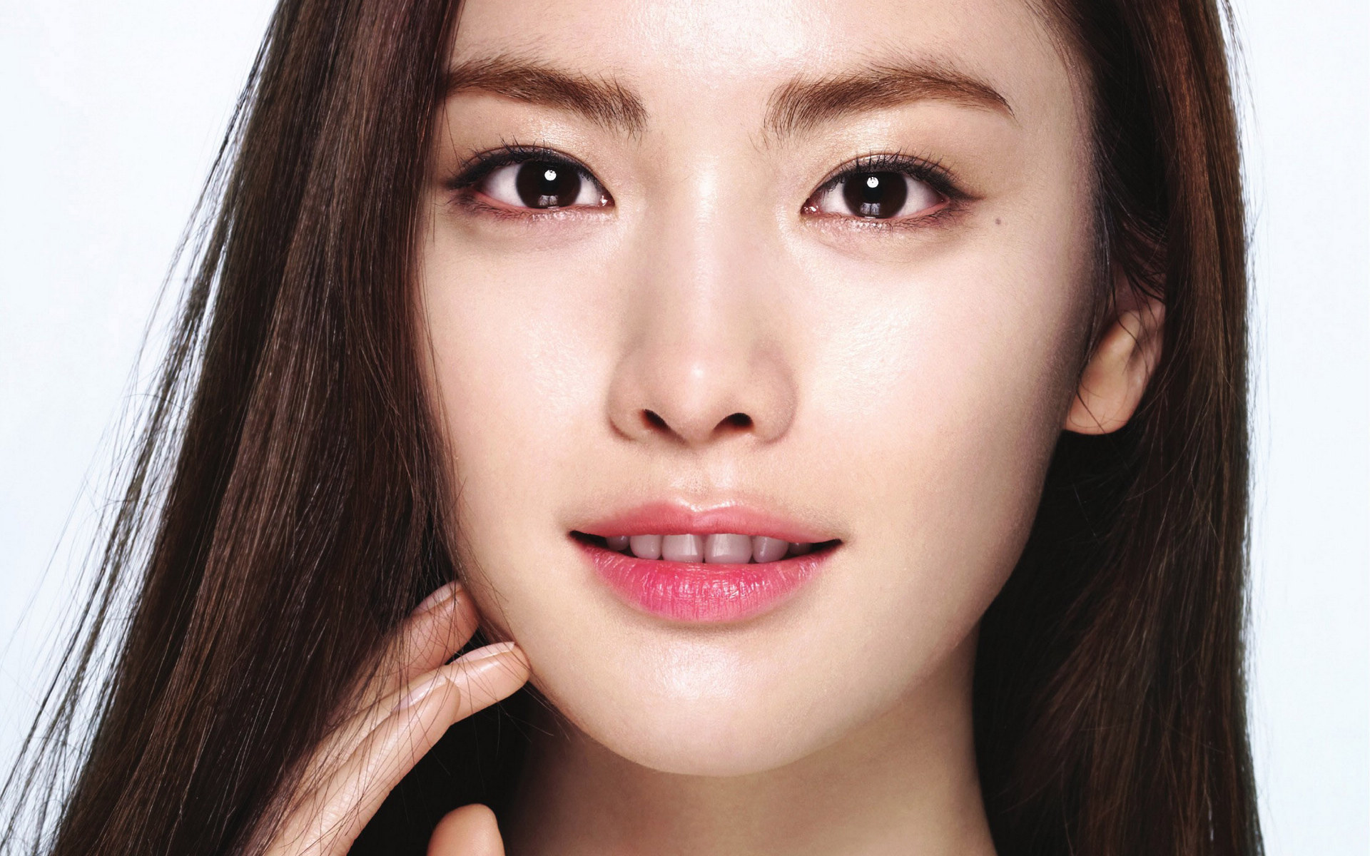 韩国美女上榜2014全球最美脸蛋首位