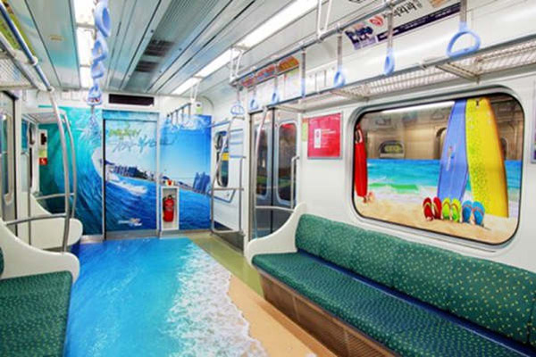 釜山惊现“海滩地铁”