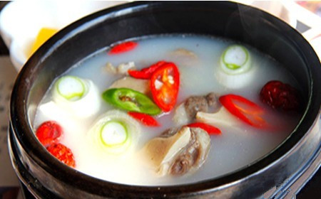 6.韩国代表性滋补料理—罗州牛骨汤