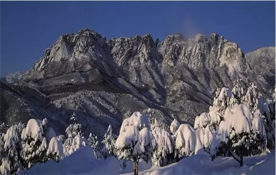 울산 바위 蔚山岩