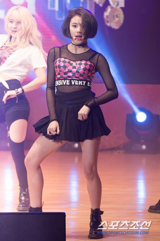彩瑛
