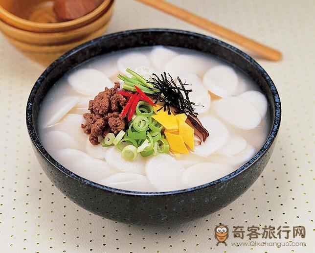 初一年糕饺子汤 初一年糕饺子汤