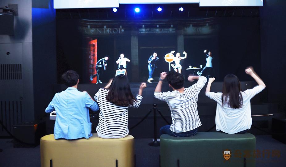 首先让我们一起走进M区， 体验韩流，纵览MBC历史