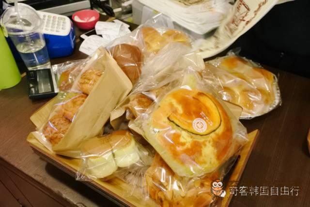 各色面包